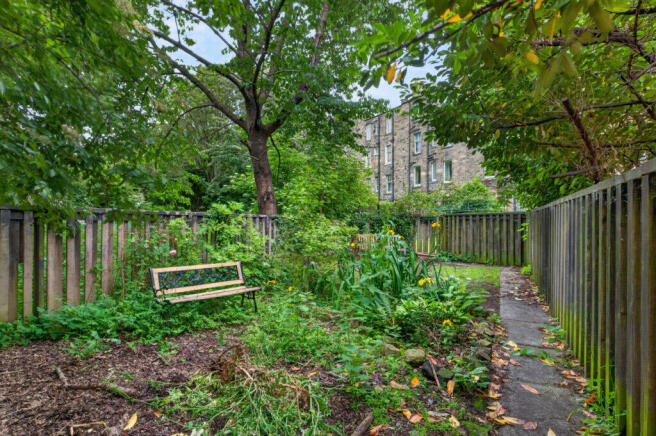 10/8 Crighton Place, Edinburgh, EH7 4NZ photo 4
