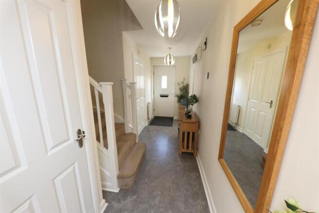 4 bed Detached for sale Image 5