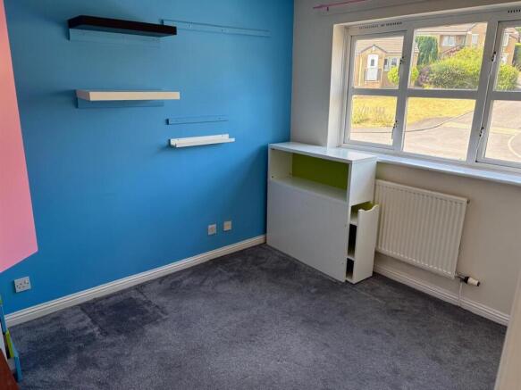 3 bed Semi-Detached to rent Image 2