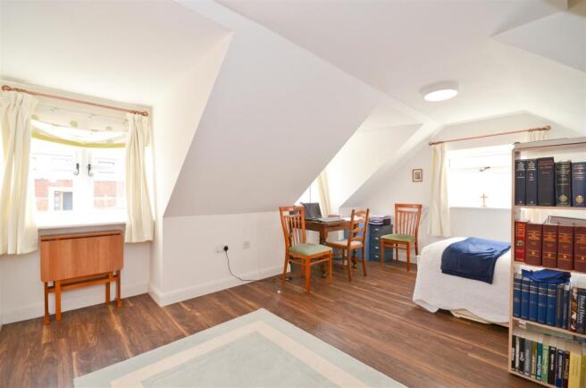 Bedroom 1.JPG