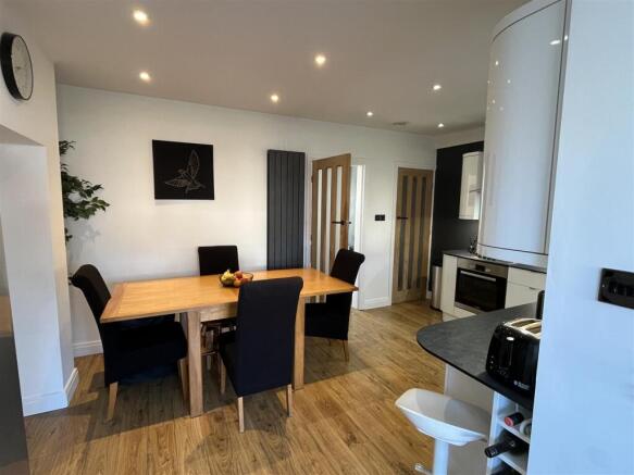 3 bed Terraced for sale Image 5