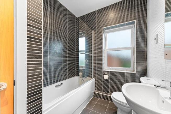 2 bed Flat for sale Image 7