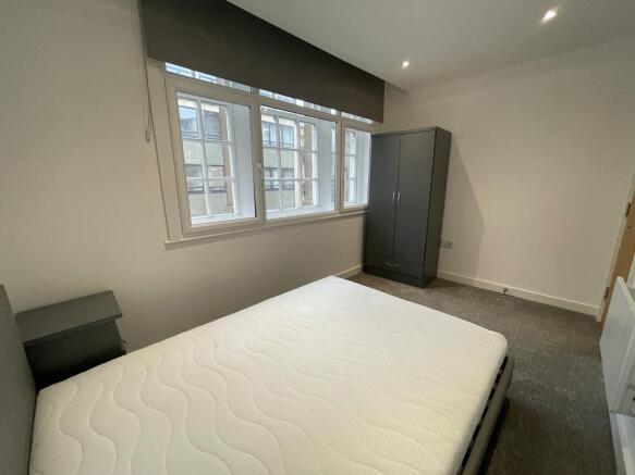 2 bed Flat to rent Image 5