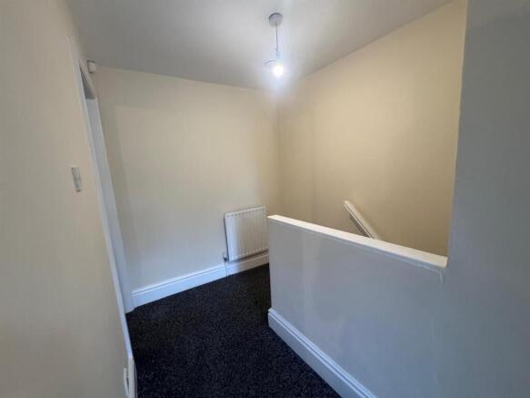 2 bed House to rent Image 8