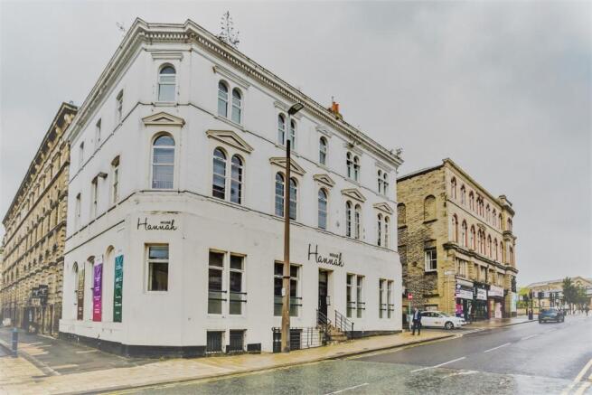 3 bed Flat to rent Image 4