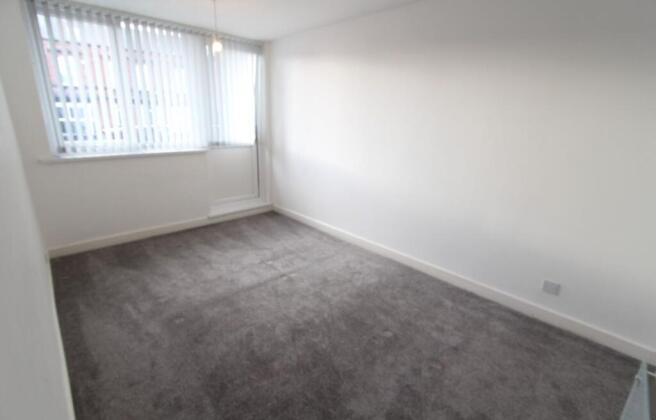 2 bed Flat to rent Image 5