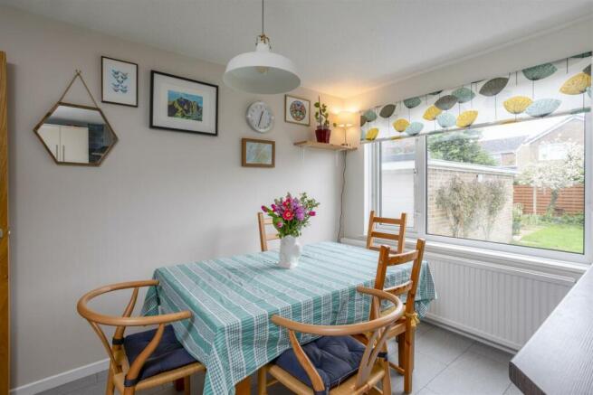 10A_Keble_Park_Crescent_11.jpg