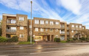 Flat 3, Knighton Green, High Road, Buckhurst Hill IG9 5HD