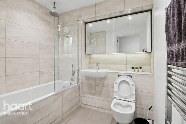 2-bed flat on Healum Avenue, Southall, £350,000