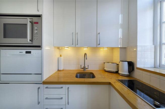 11 ashley court 737 kit.jpg