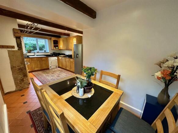 4 bed Detached for sale Image 7