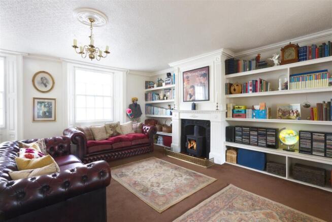 7 bed House for sale Image 8
