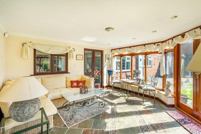 5 bed Detached for sale Image 6