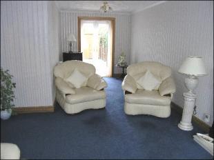 Lounge/Dining Area