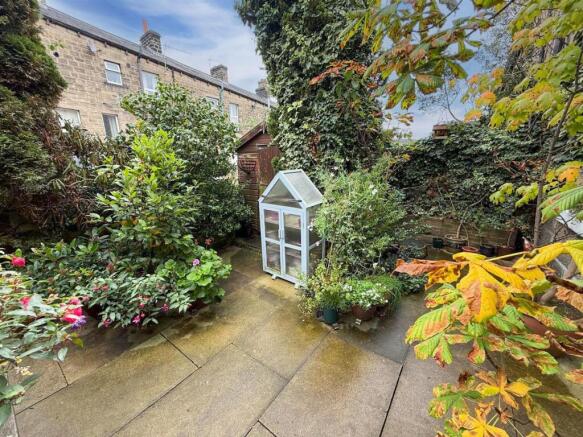 4 bed mid-terrace property, Silsden 22