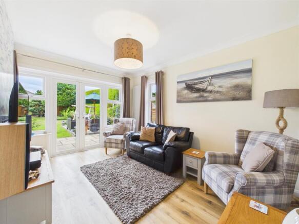 4 bed Detached for sale Image 4