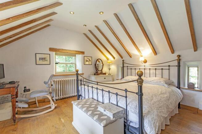 Bedroom 1-3.jpg