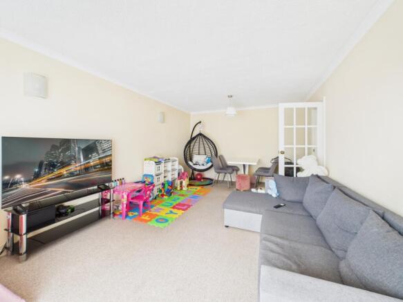 CAM01740G0-PR0469-STILL006