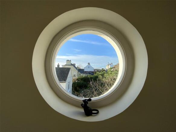 Feature Window