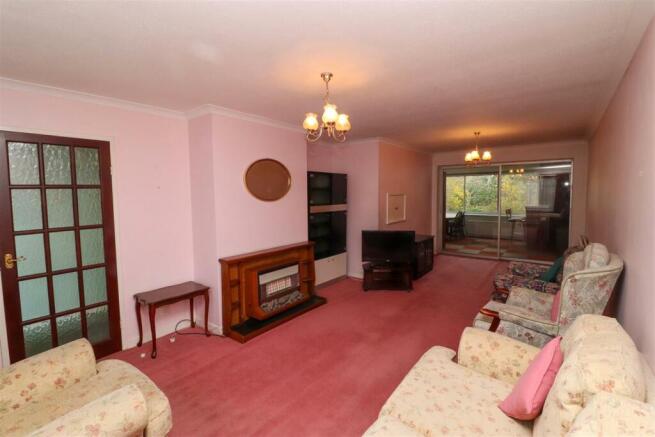 Lounge/Dining Room