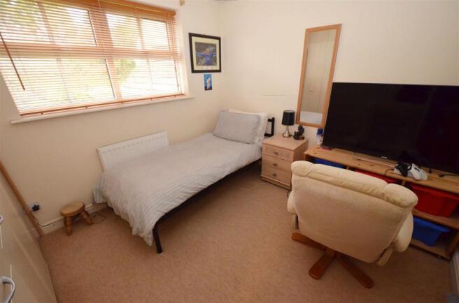 Bed 4.jpg
