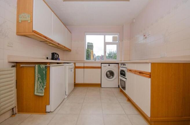 Kitchen pic 2.jpg