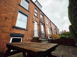 8, Broomfield View, Headingley, Leeds LS6 3DH