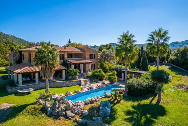 Finca with pool in Alcudia