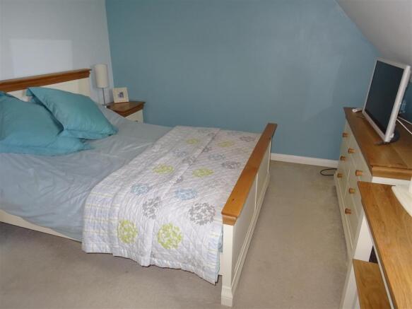 1 Hawks Mill Mews 009.jpg