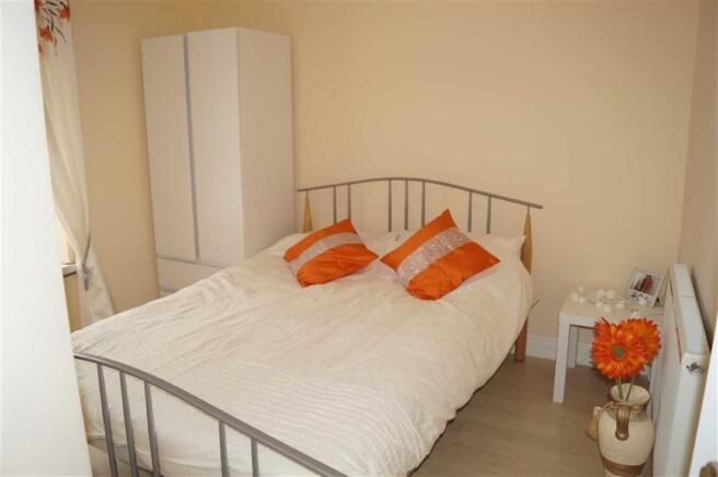 BEDROOM 1 (FRONT)