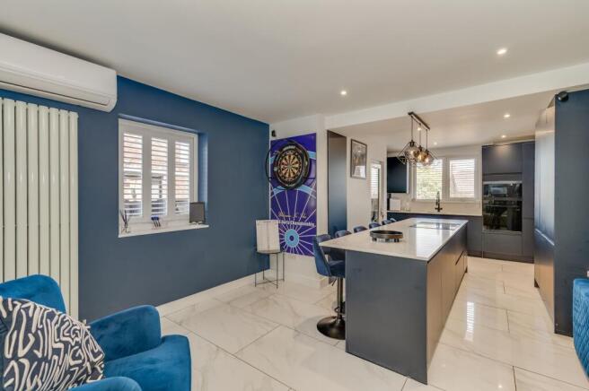 3 bed Semi-Detached for sale Image 9