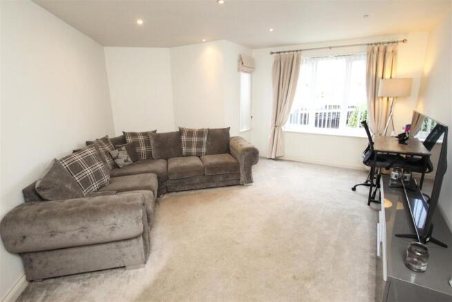 OPEN PLAN LIVING ROOM