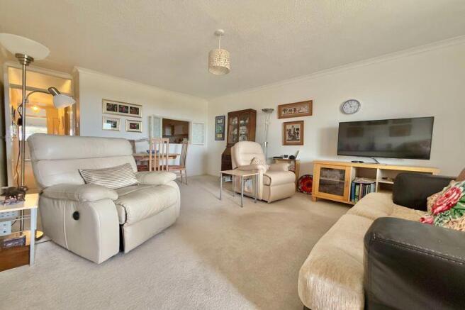 18' Living Room