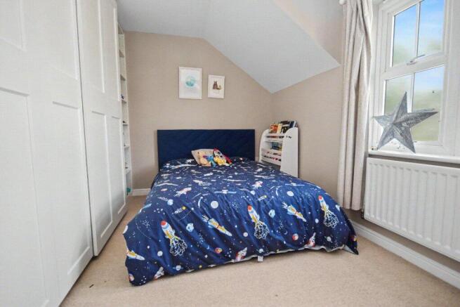 3 bed Town House for sale Image 9