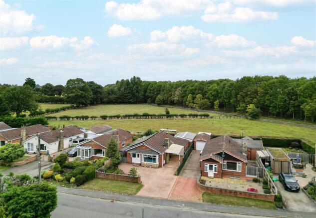 3 bed Detached Bungalow for sale Image 4