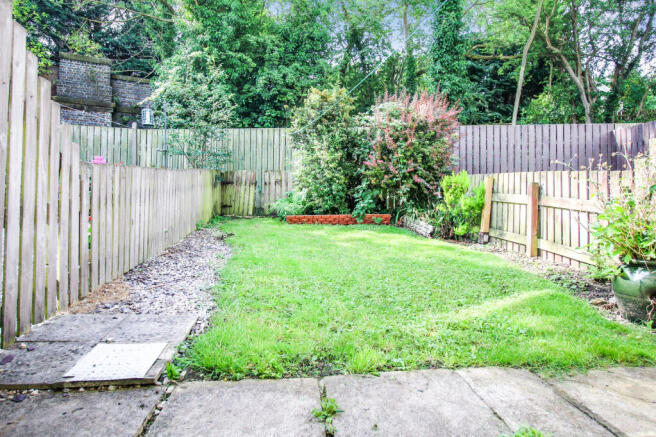 2 bed Terraced for sale Image 8