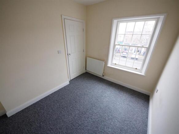2 bed Flat to rent Image 5