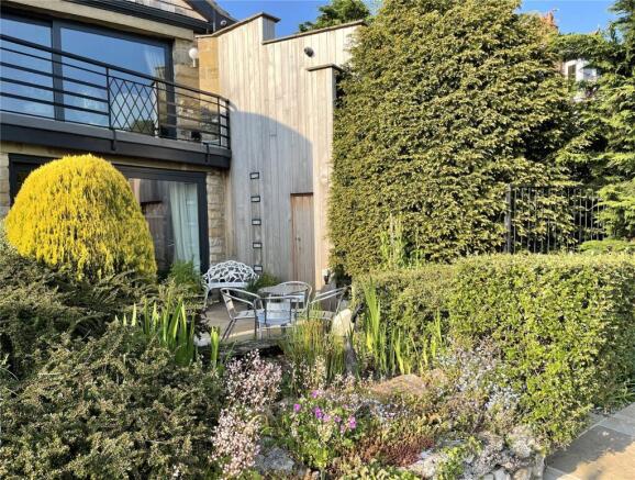 4 bed Link Detached House for sale Image 7