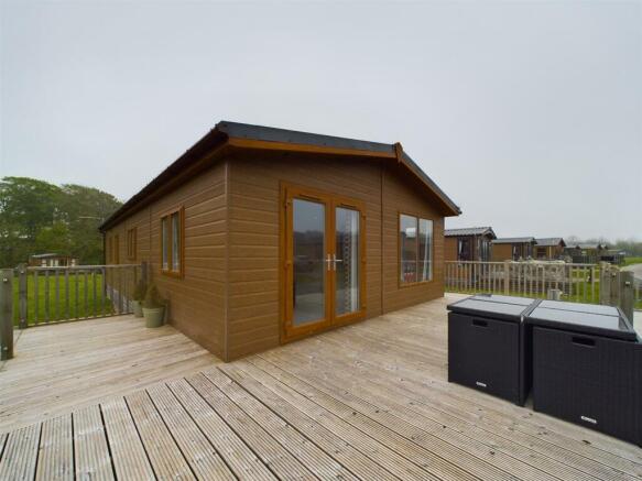 2 bed Park Home for sale Image 11