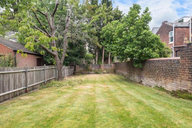 3 bed Semi-Detached for sale Image 3