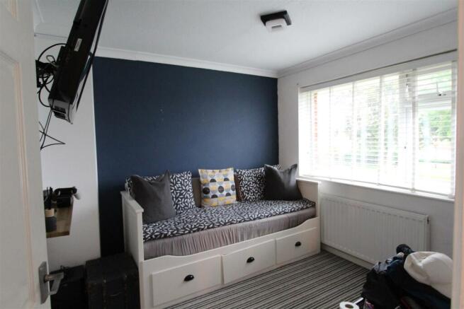Bedroom 2.JPG