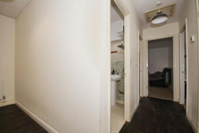 2 bed Flat for sale Image 5