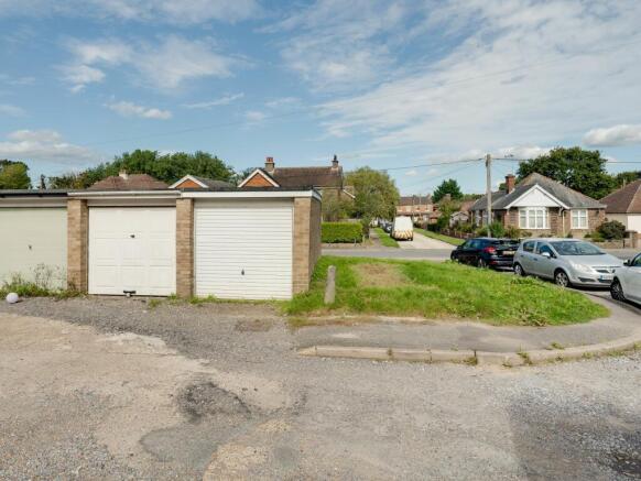 Lock-Up Garage with Ground to the side (view a)