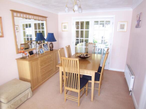 LOUNGE/DINER