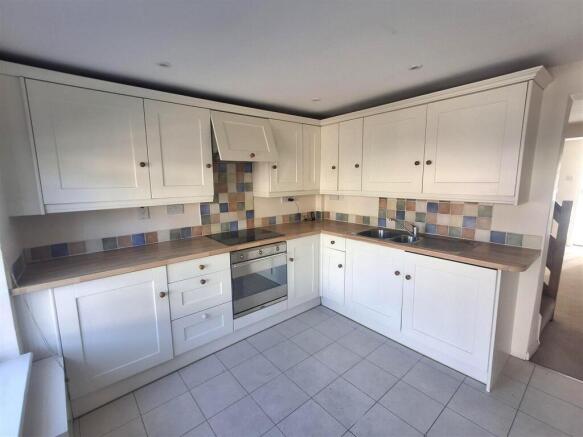 Kitchen 2.jpg