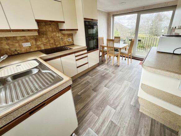 Davenport Fold Road, Bolton, BL2 photo 5