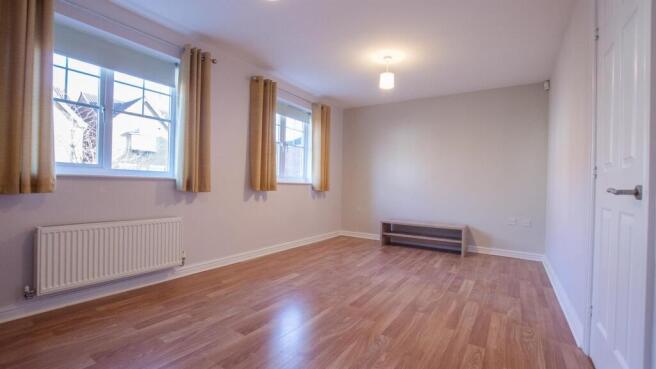 4 bed Terraced to rent Image 6