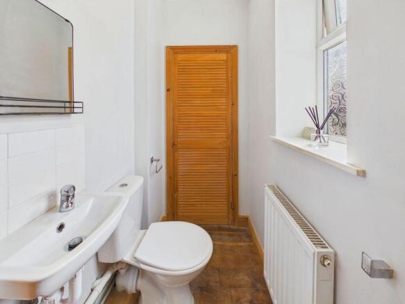 4 bed Semi-Detached for sale Image 10