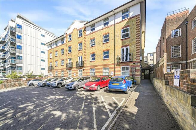 1-bed flat on Station Road, Sidcup, DA15, £130,000