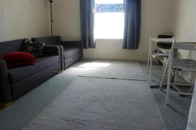 Lounge/Bedroom